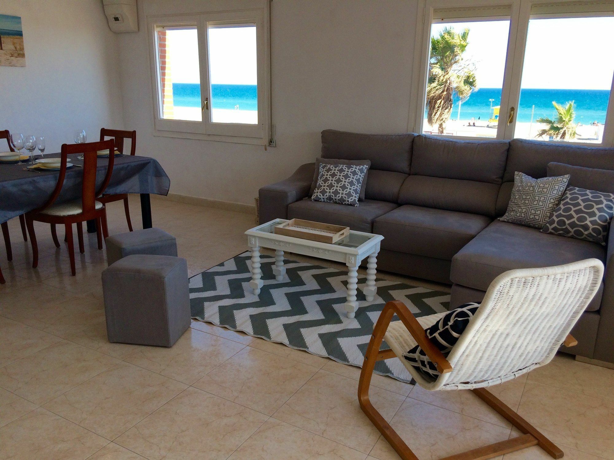 Calaluz Be My Guest Castelldefels Apartment Luaran gambar